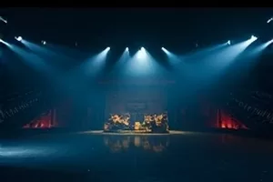 琥珀日记道具特辑封面，桌面上的老式随身听与票根